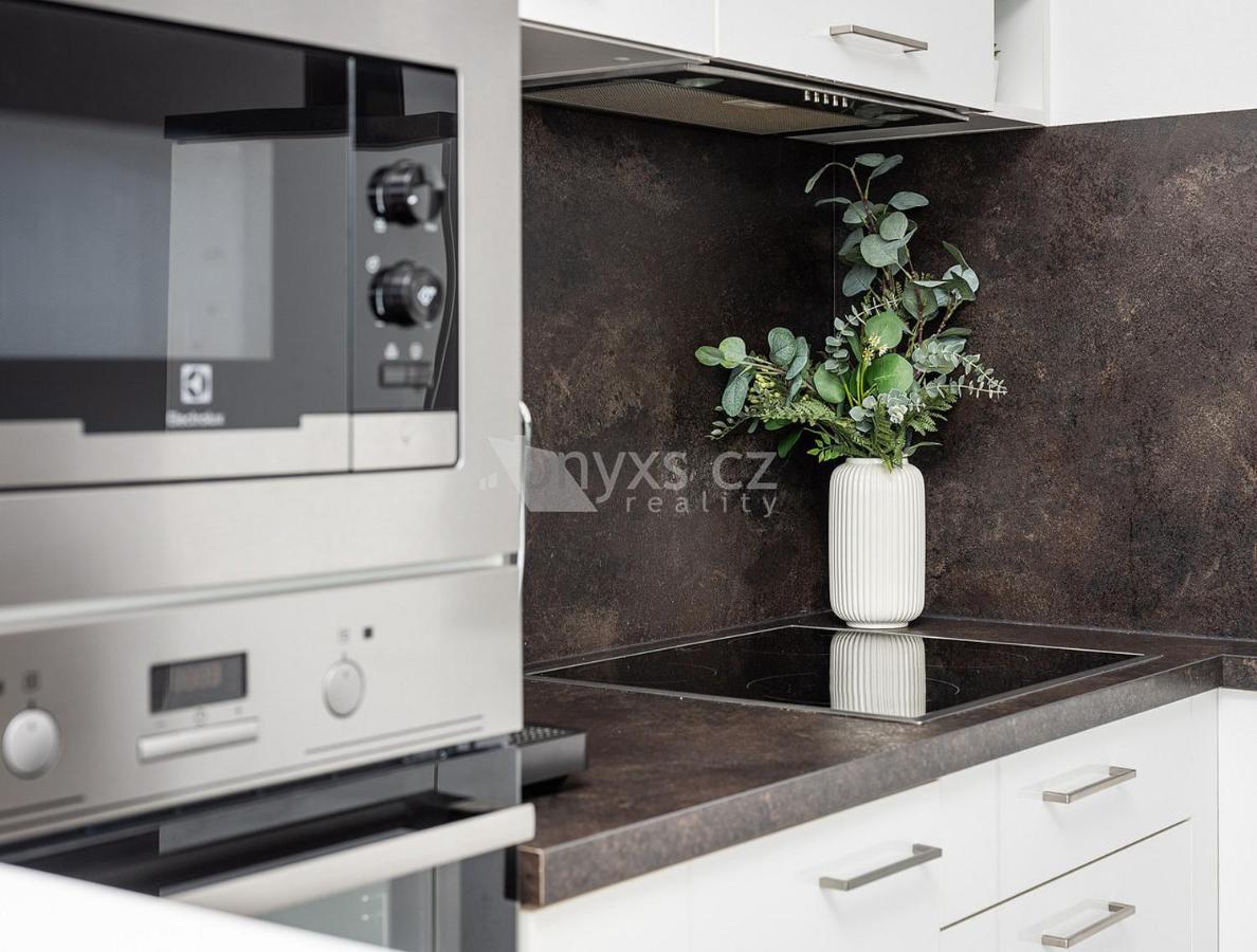 Letnany 168 S Parkovanim V Garazi Zdarma Apartament Praga